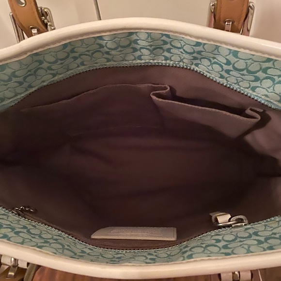 Coach Handbag-Excellent condition - Picture 3 of 4